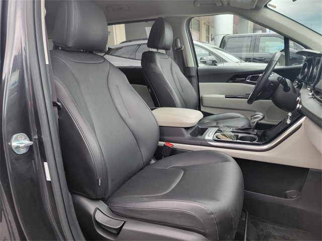 2023 Kia Carnival EX photo 17