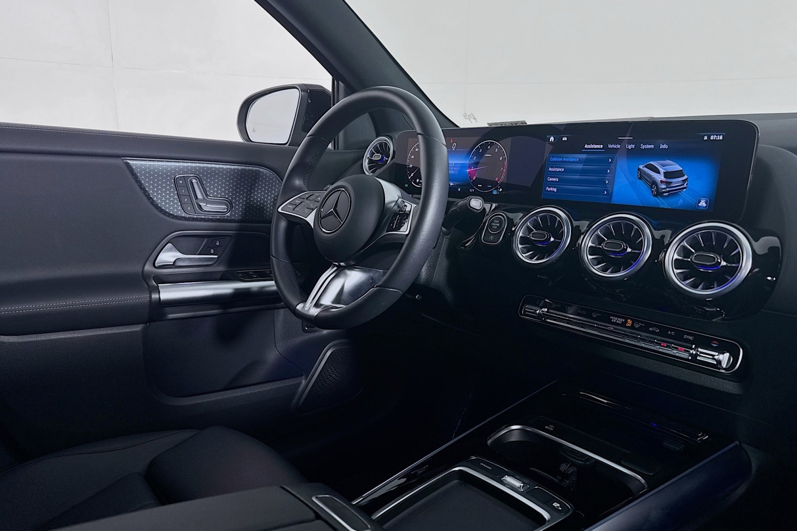 2025 Mercedes Benz GLA 250 photo 14
