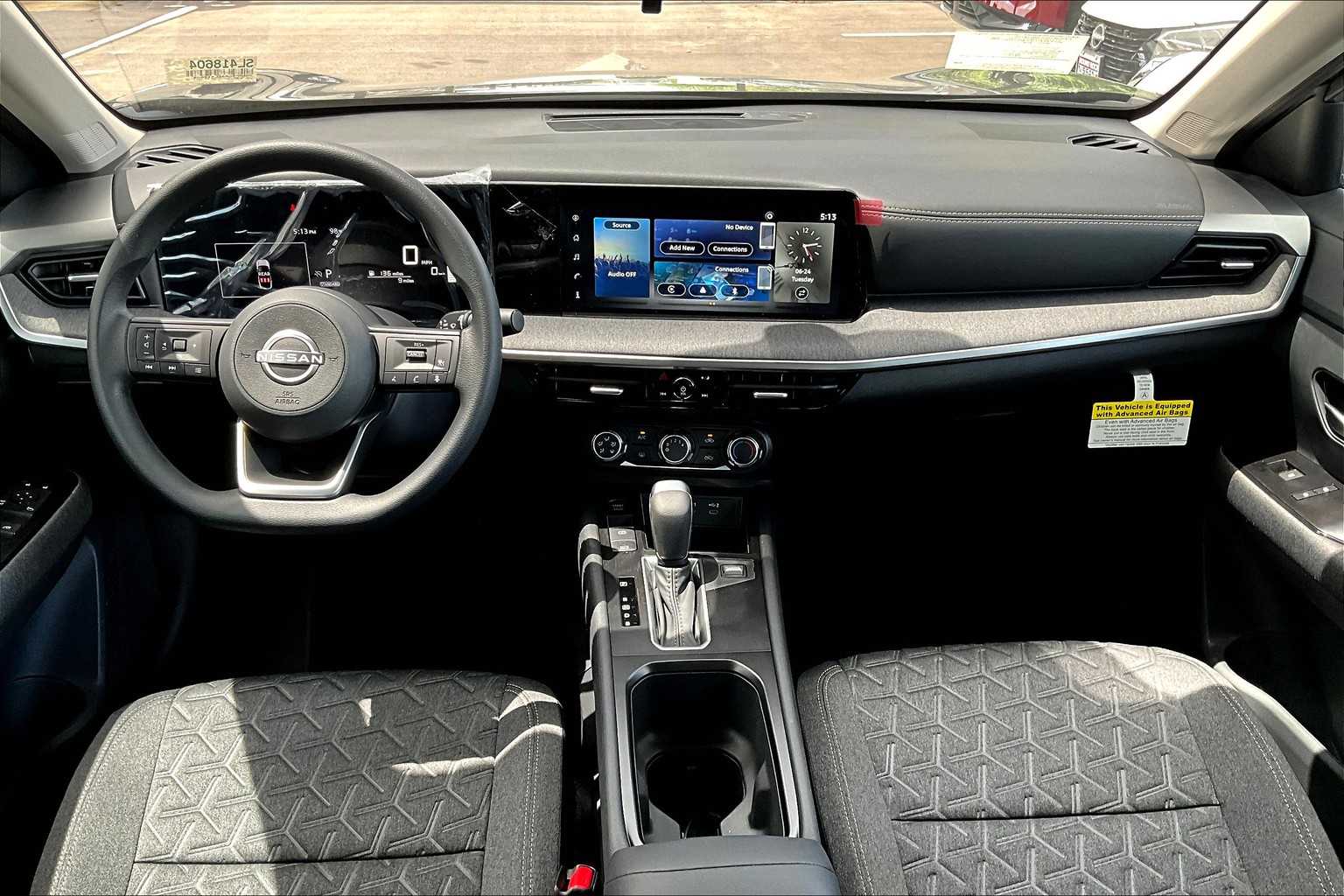 2025 Nissan Kicks SV photo 4