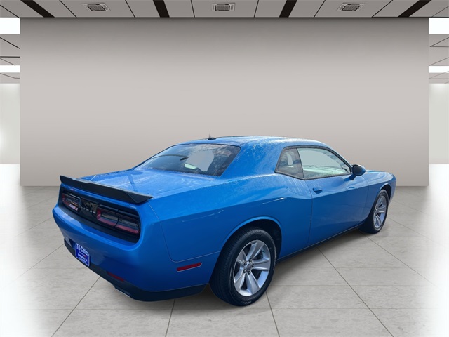2023 Dodge Challenger SXT photo 3
