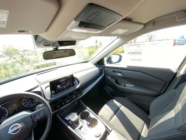 2026 Nissan Rogue SV photo 9