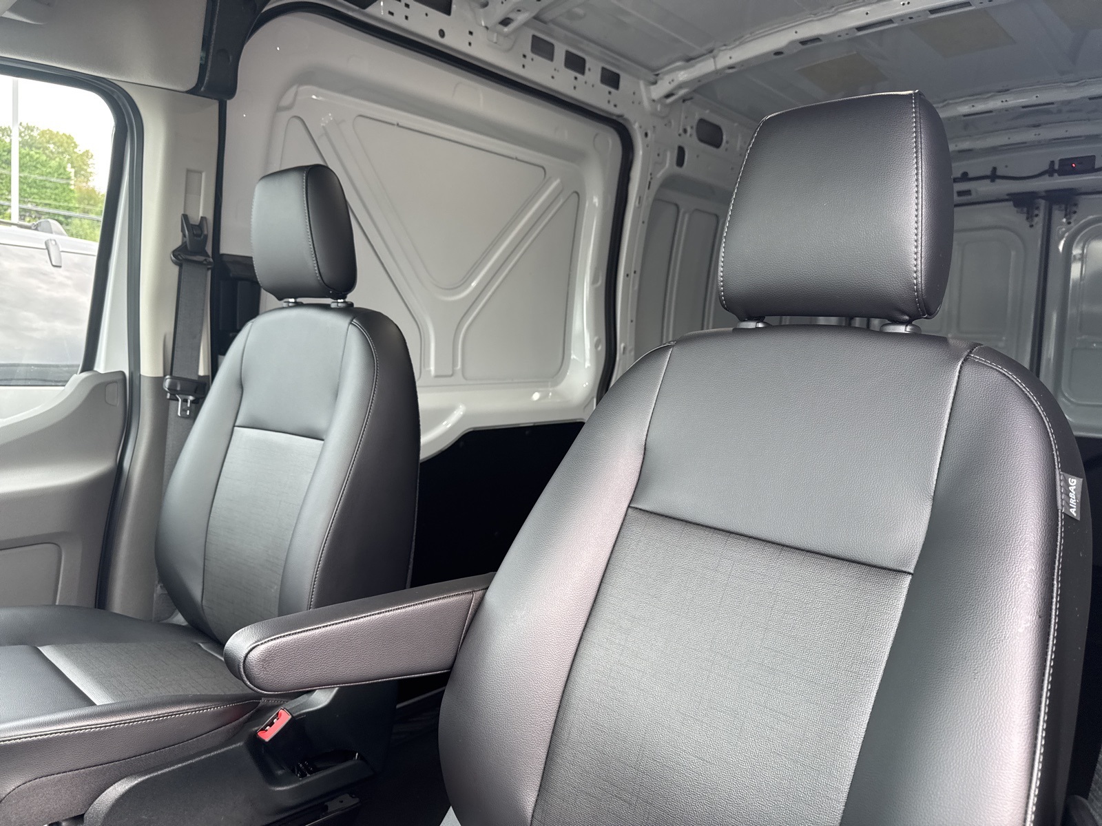 2025 Ford Transit photo 24