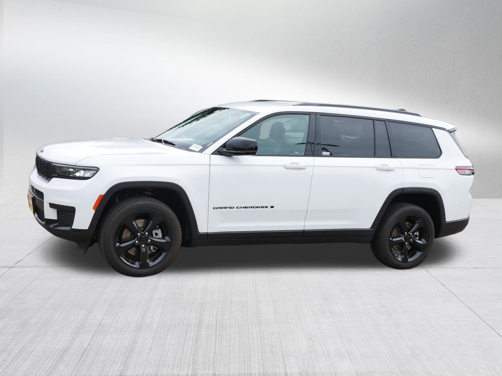 2023 Jeep Grand Cherokee Altitude photo 2
