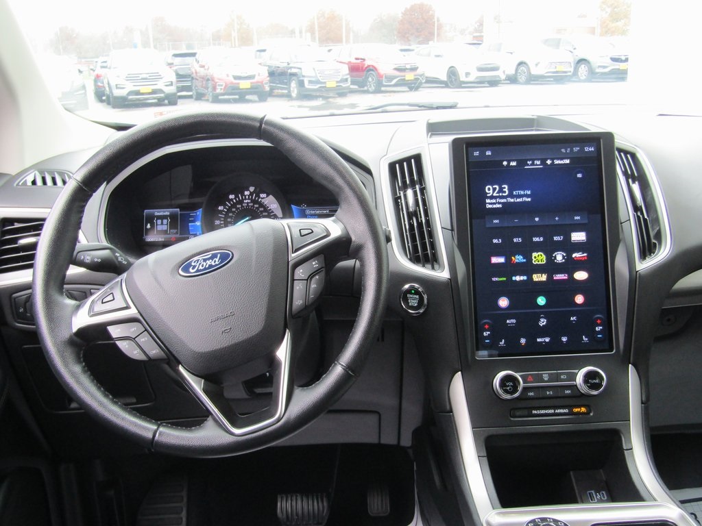 2024 Ford Edge SEL photo 4