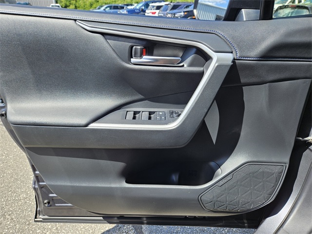 2020 Toyota RAV4 Hybrid XSE photo 29