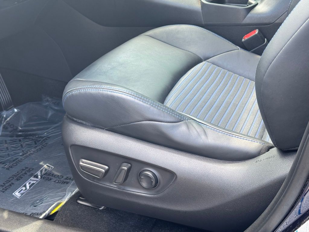 2021 Toyota RAV4 Hybrid XSE photo 20