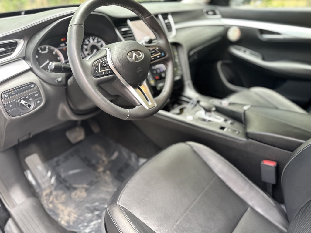 2022 Infiniti QX50 Essential photo 20