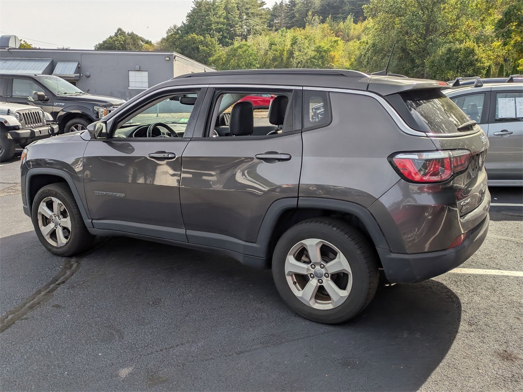 2017 Jeep Compass Latitude photo 4
