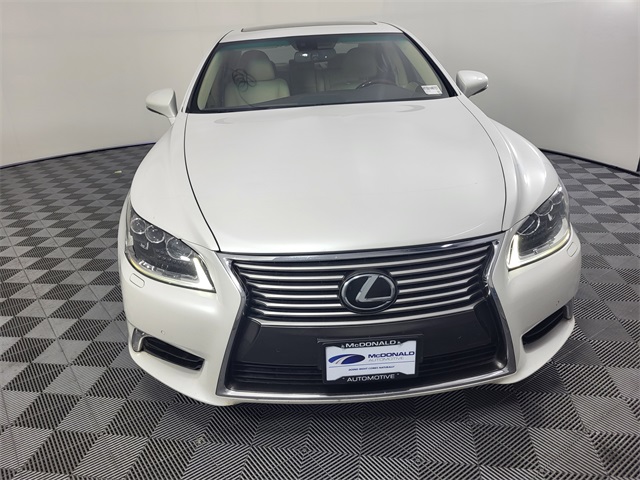 2016 Lexus LS 460 photo 2