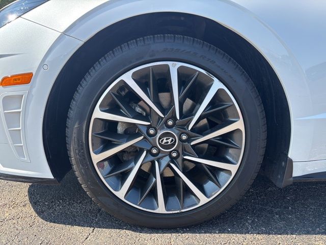 2022 Hyundai Sonata Limited photo 9