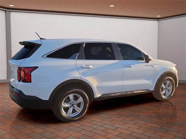 2023 Kia Sorento LX photo 3