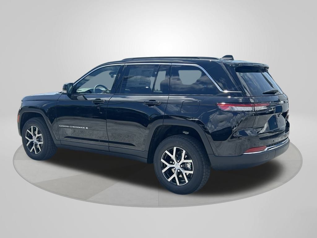 2025 Jeep Grand Cherokee Limited photo 2