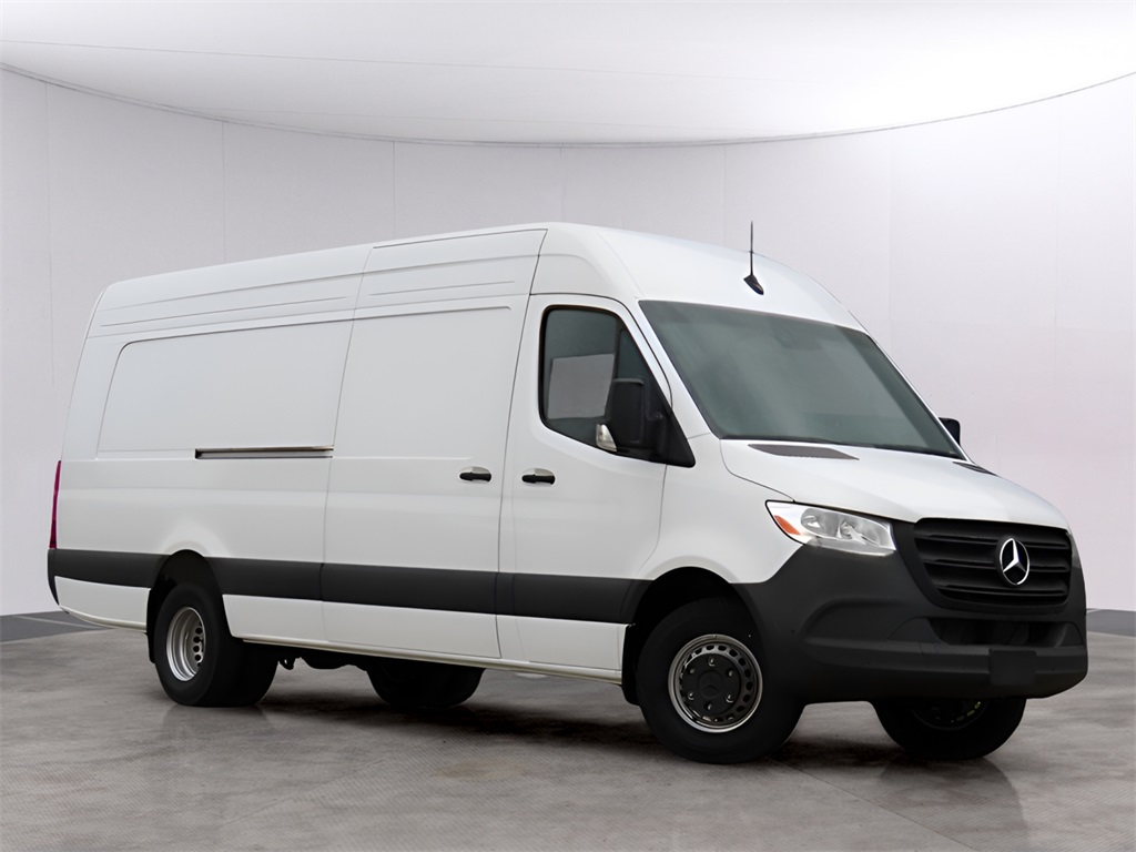 2024 Mercedes-Benz Sprinter Cargo Van Base's photo