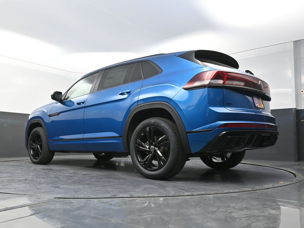 2025 Volkswagen Atlas Cross Sport SEL R-Line photo 19