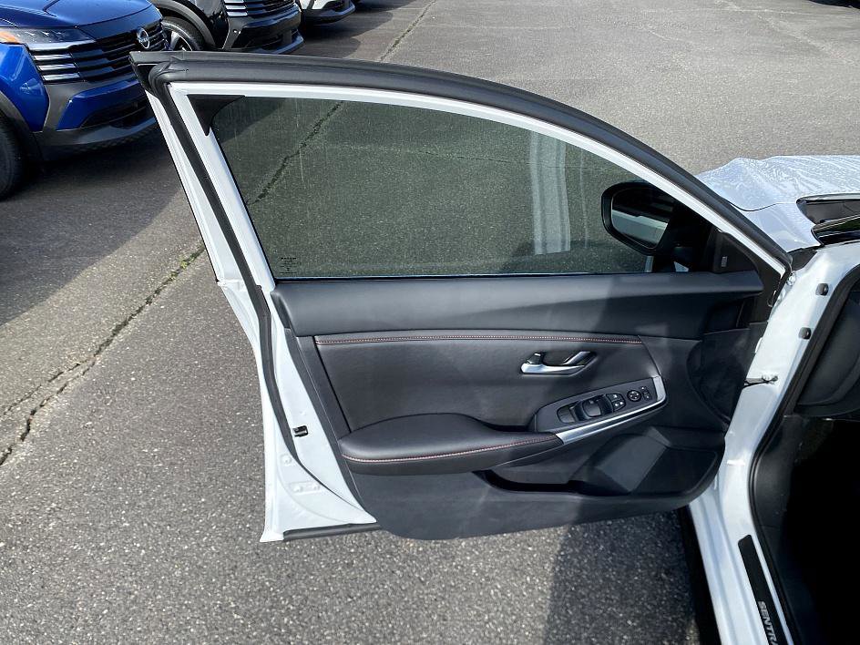 2025 Nissan Sentra SR Midnight Edition photo 14