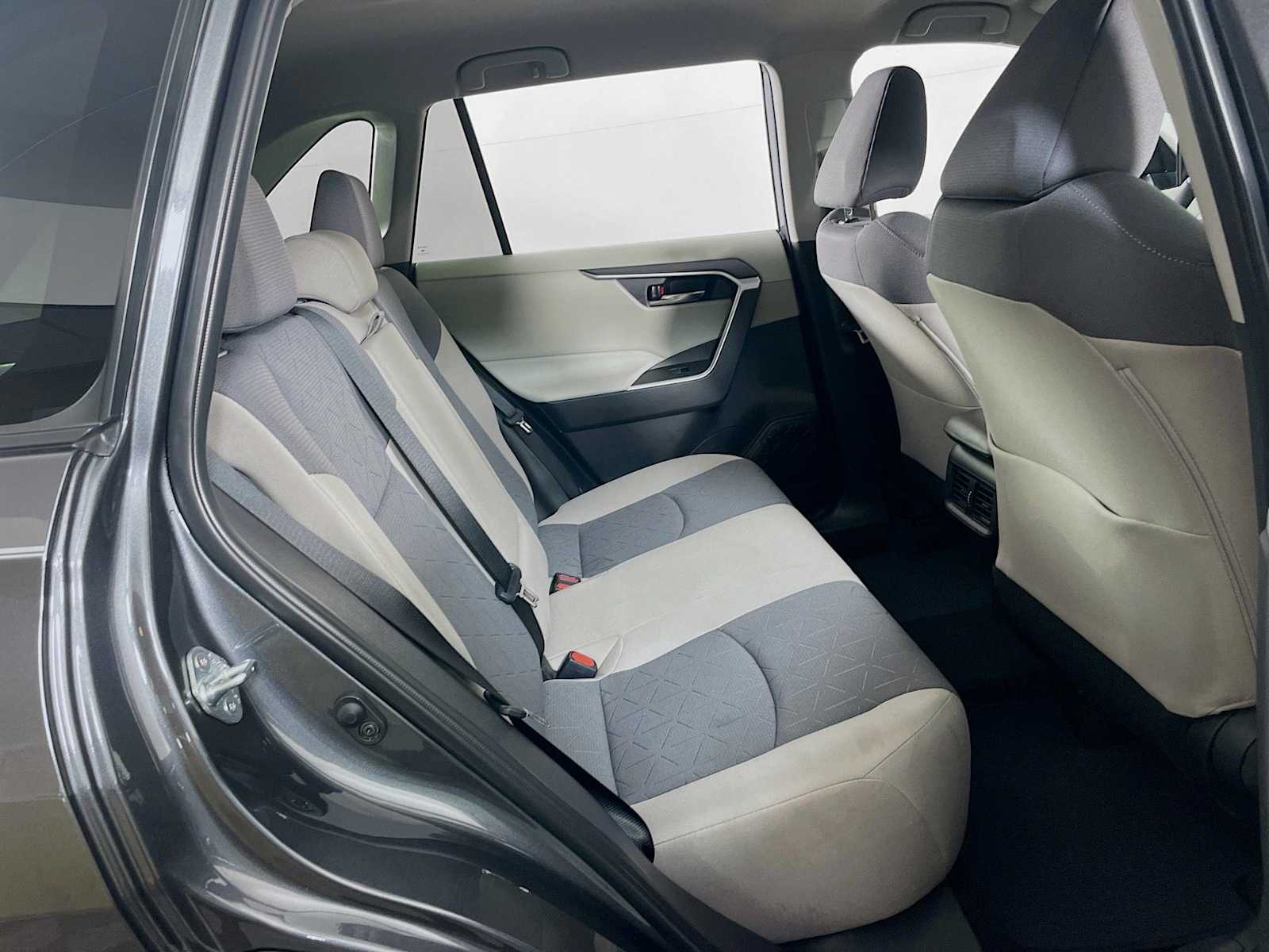 2023 Toyota RAV4 XLE photo 24