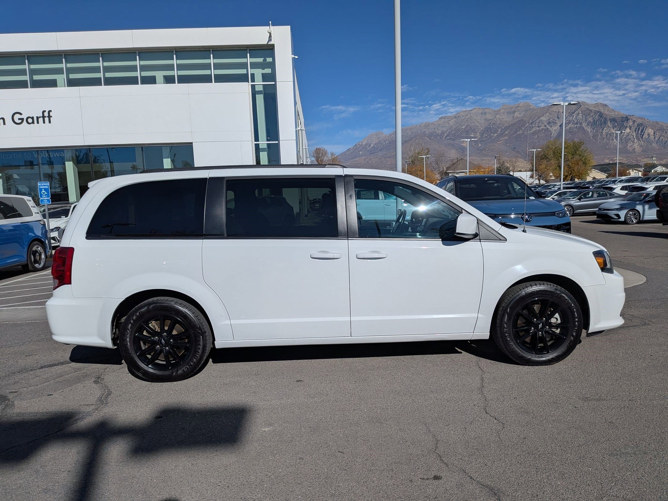 2020 Dodge Grand Caravan SE Plus photo 3