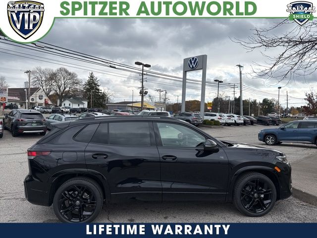 2026 Volkswagen Tiguan SE R-LINE BLACK's photo