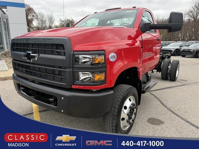 2025 Chevrolet Silverado 4500 Medium Duty Chassis Cab Work Truck's photo