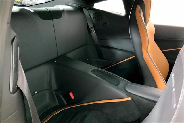 2023 Ferrari Roma Base photo 18