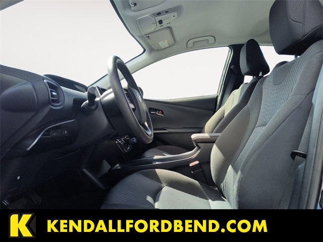 2016 Toyota Prius Two photo 3