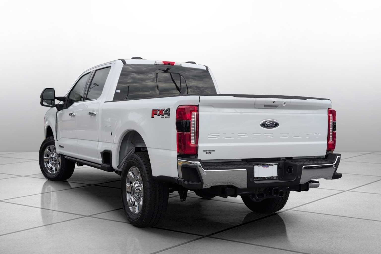 2025 Ford F-250 Lariat photo 2