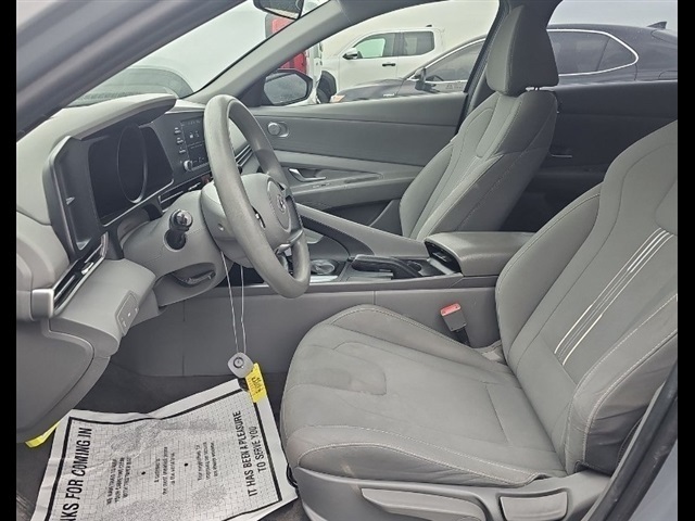2021 Hyundai Elantra SEL photo 7