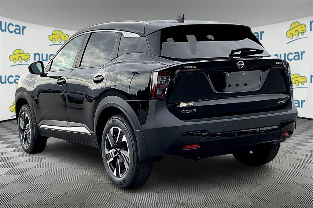 2025 Nissan Kicks SV photo 4