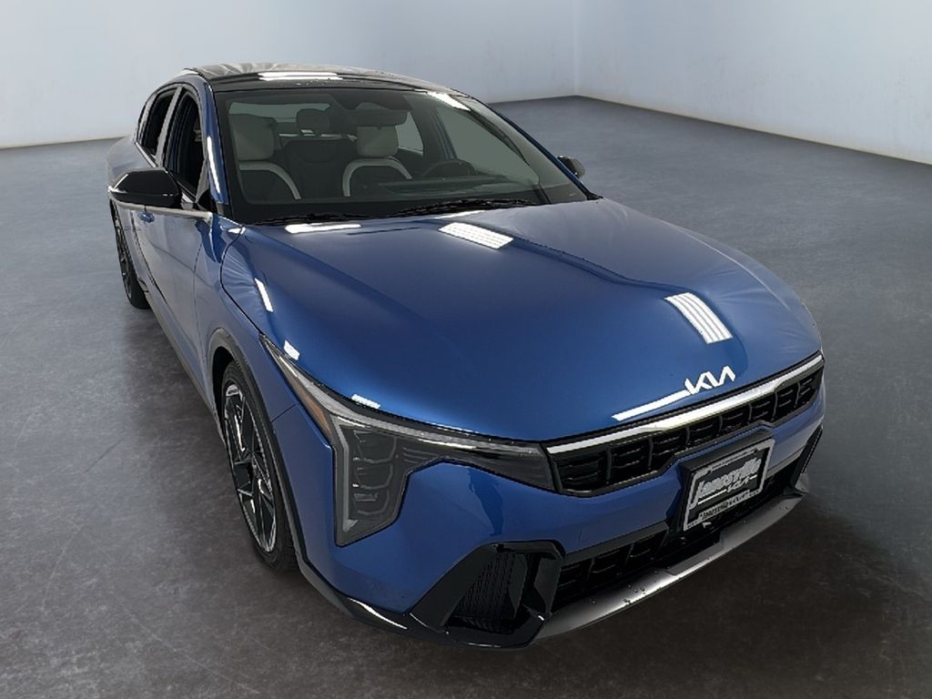2025 Kia K4 GT-Line's photo