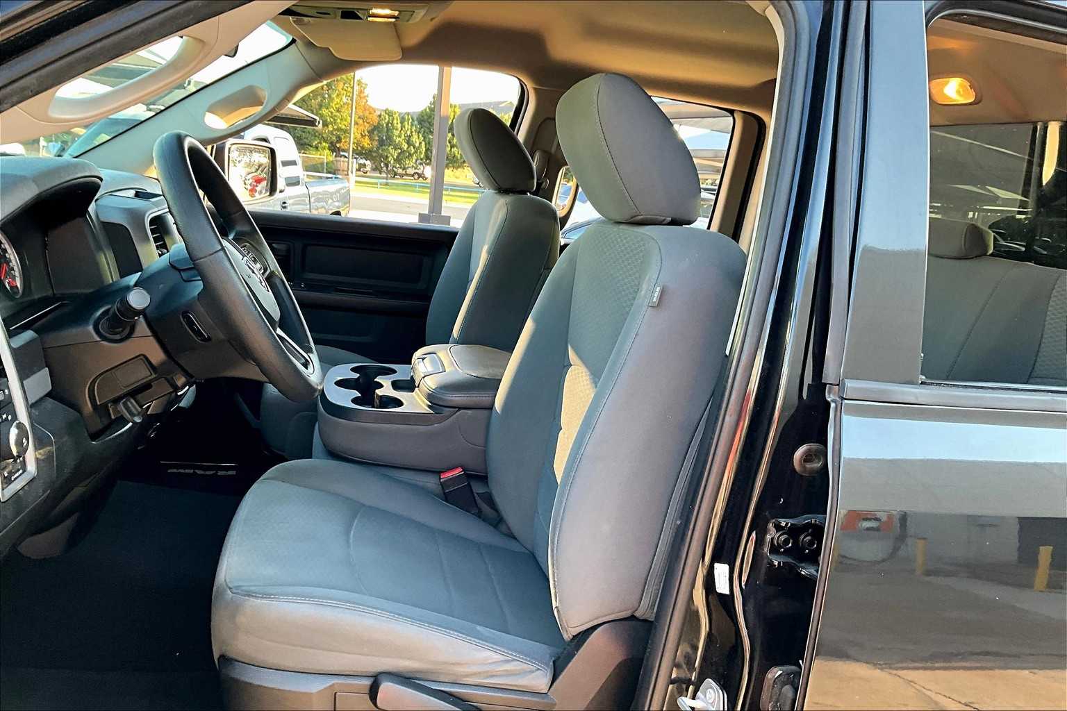 2017 Ram 1500 Express photo 4