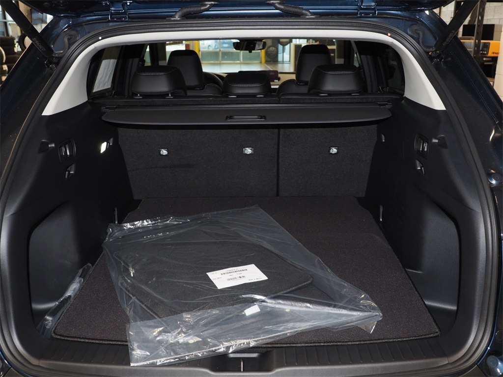 2025 Mazda CX-50 2.5 S Preferred photo 3