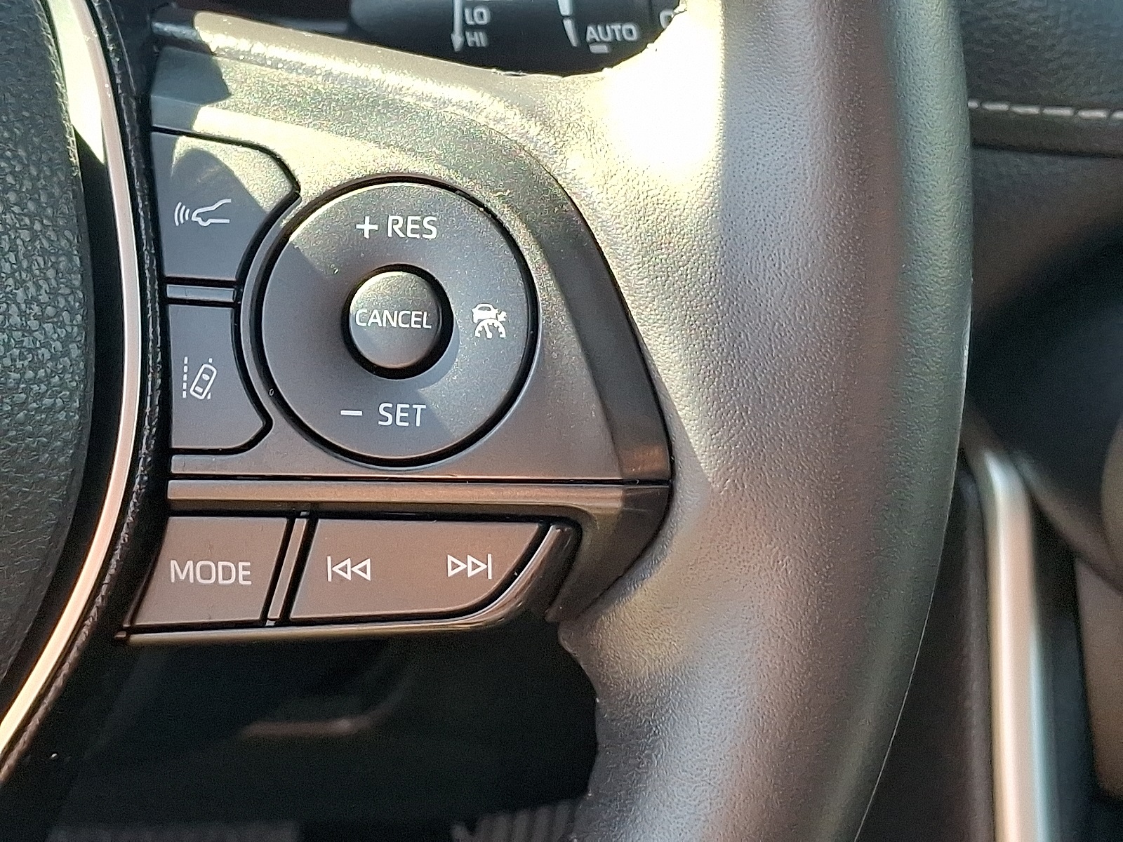 2019 Toyota RAV4 XLE photo 21