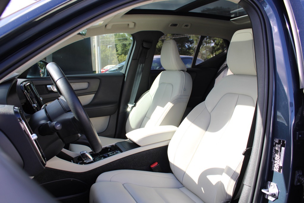 2021 Volvo XC40 T5 AWD Inscription photo 4