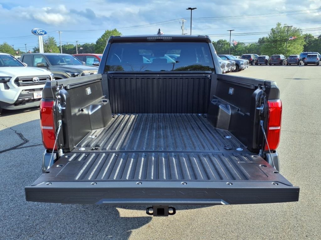 2025 Toyota Tacoma SR5 photo 4