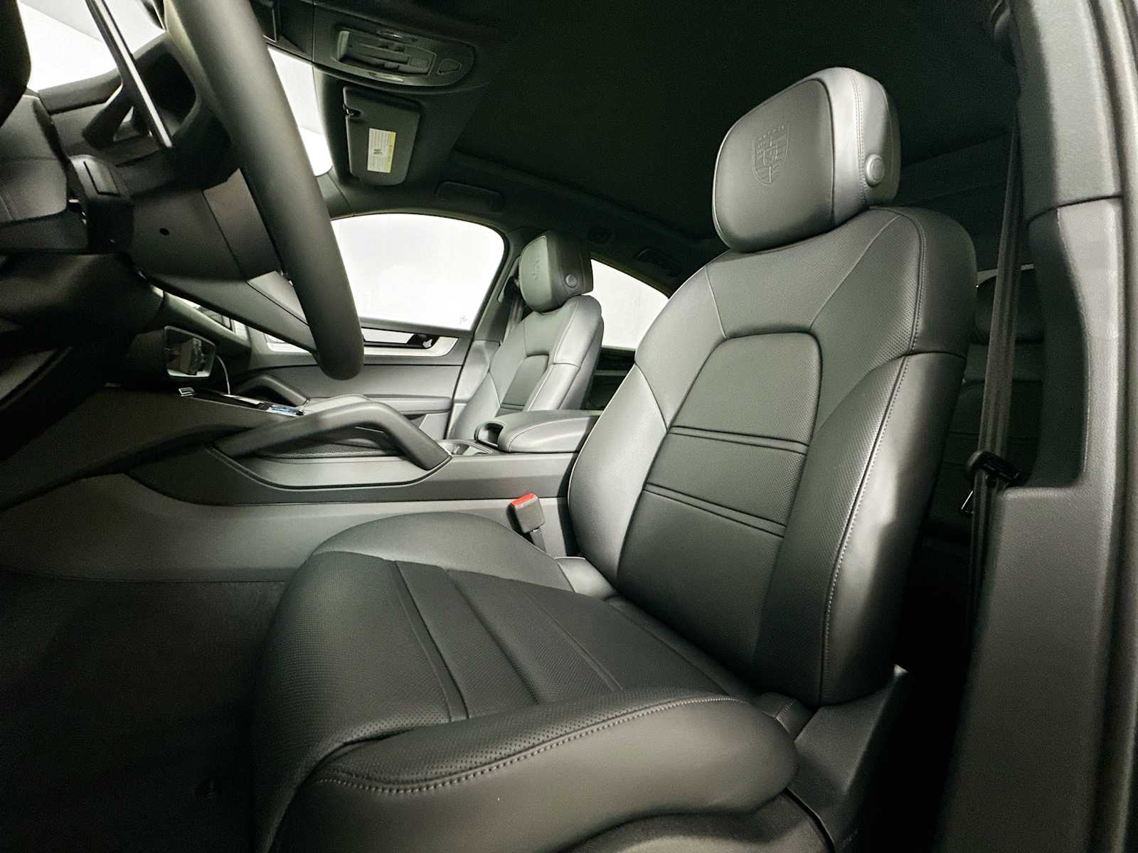 2025 Porsche Cayenne Coupe photo 4