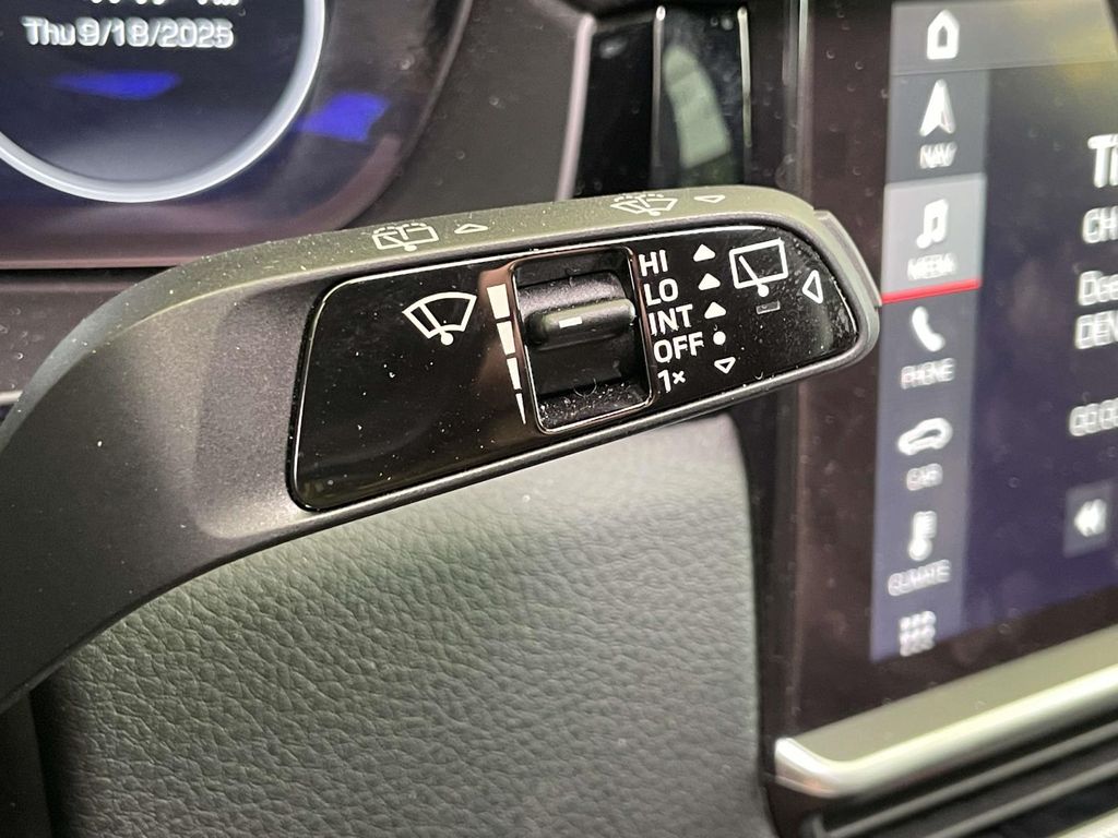 2020 Porsche Cayenne Base photo 39