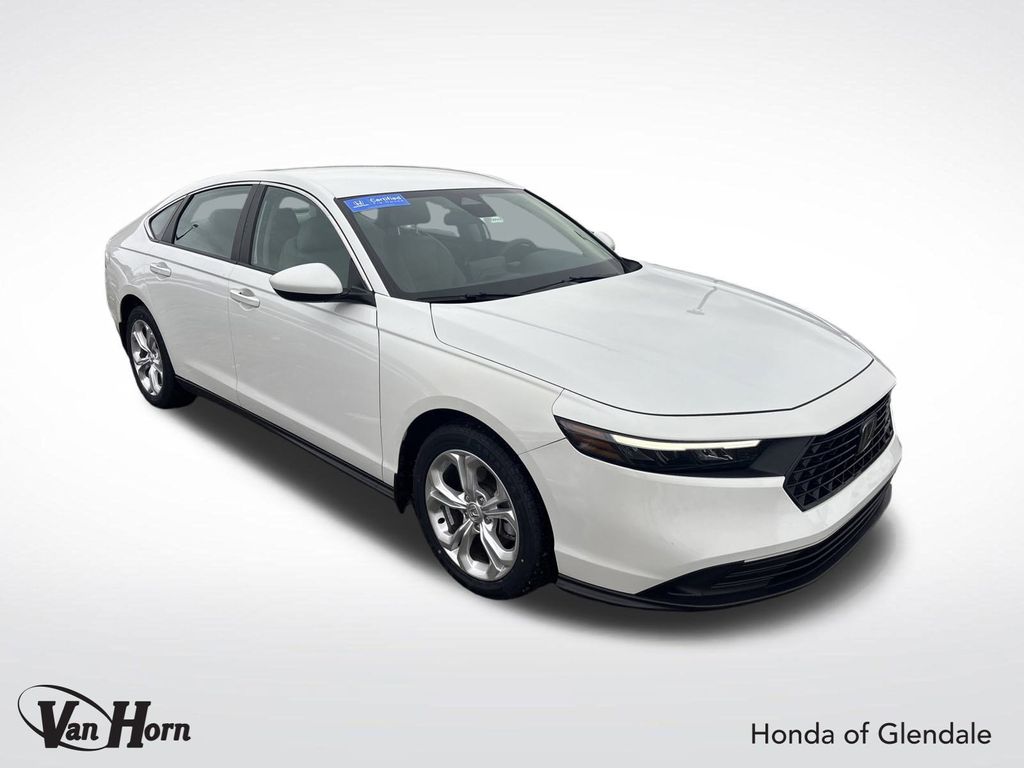 2024 Honda Accord LX's photo