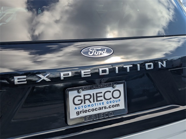 2025 Ford Expedition MAX photo 5