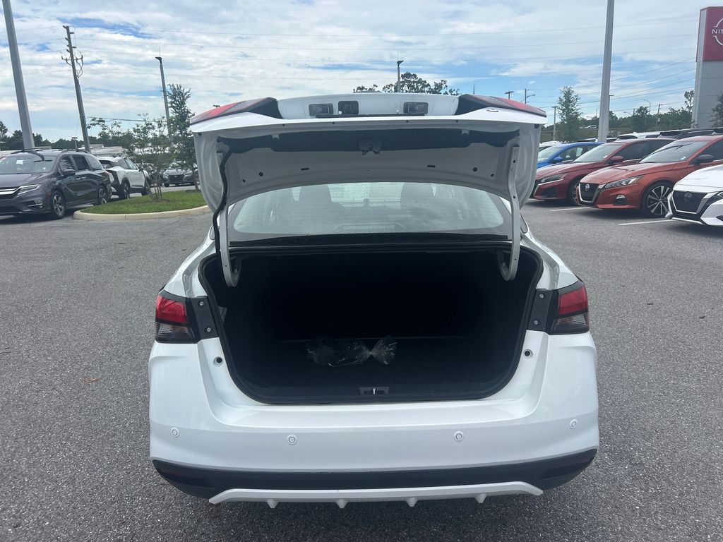 2025 Nissan Versa 1.6 S photo 8