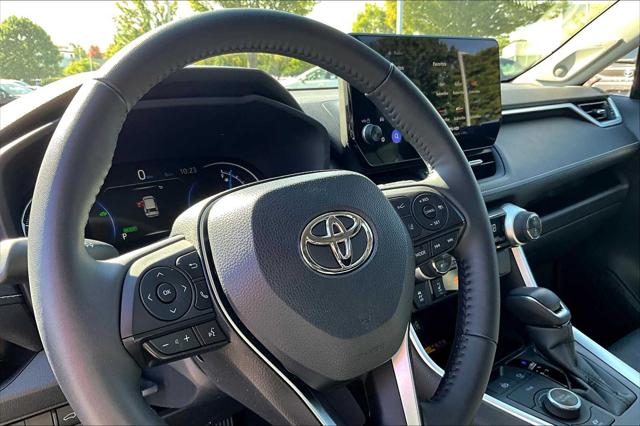 2025 Toyota RAV4 Hybrid XLE Premium photo 17