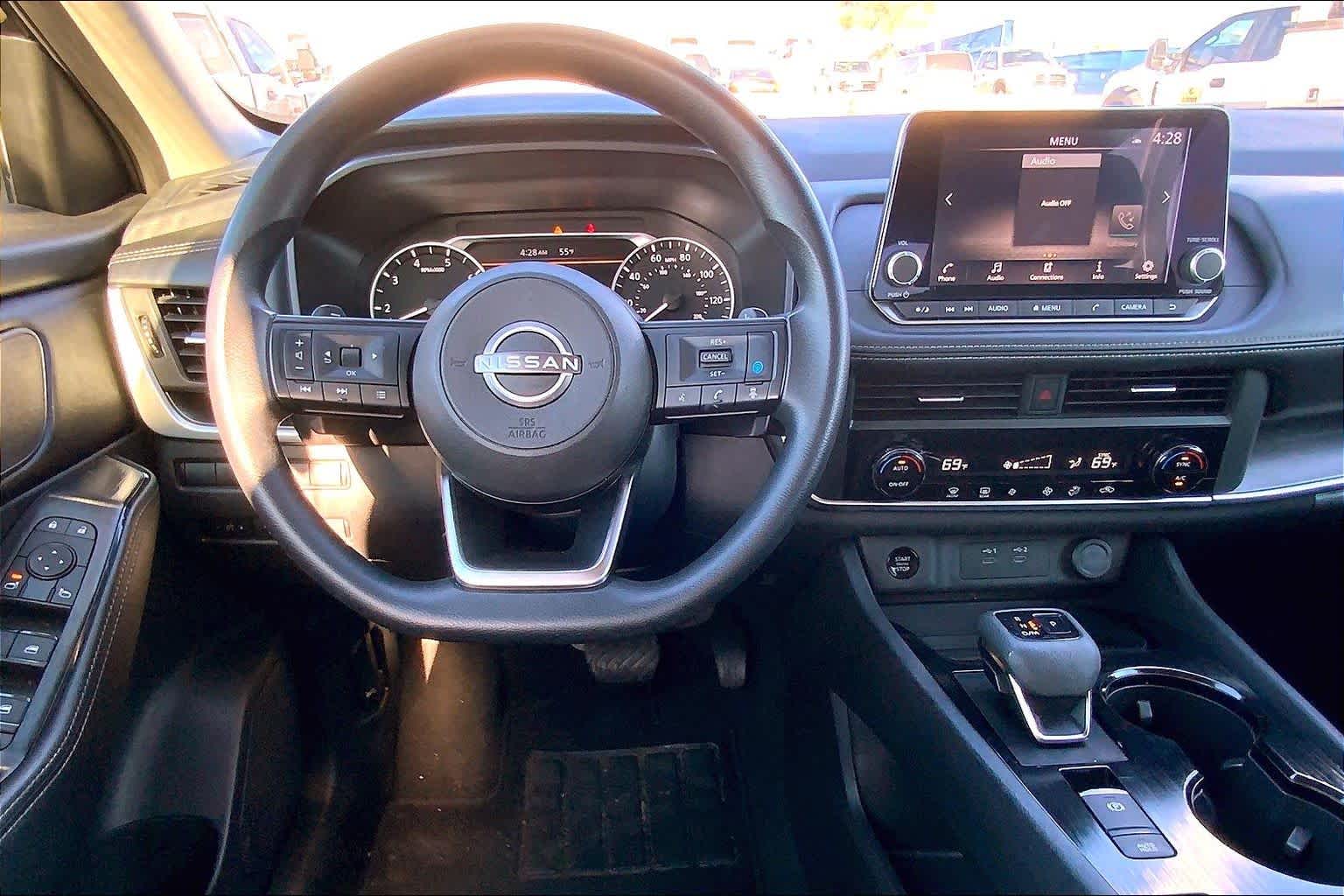 2024 Nissan Rogue SV photo 2