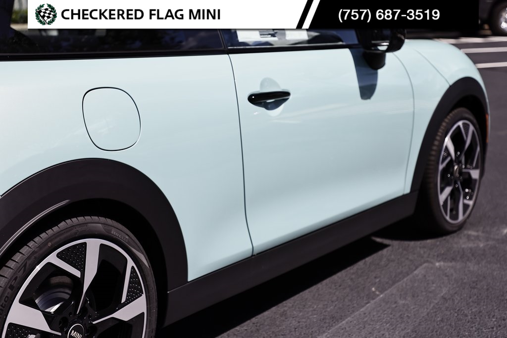 2025 Mini Cooper S Iconic photo 10