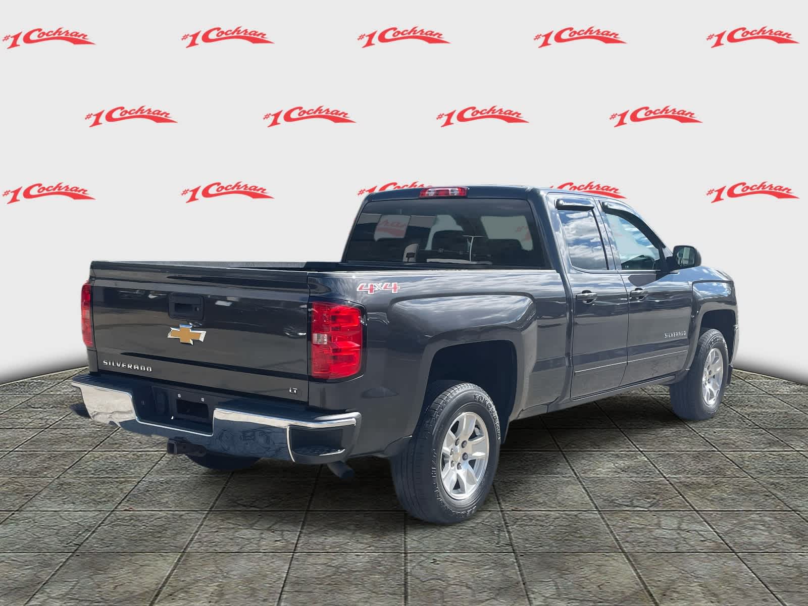 2016 Chevrolet Silverado 1500 LT photo 2