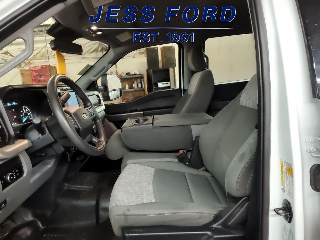2023 Ford F-350 XLT photo 4