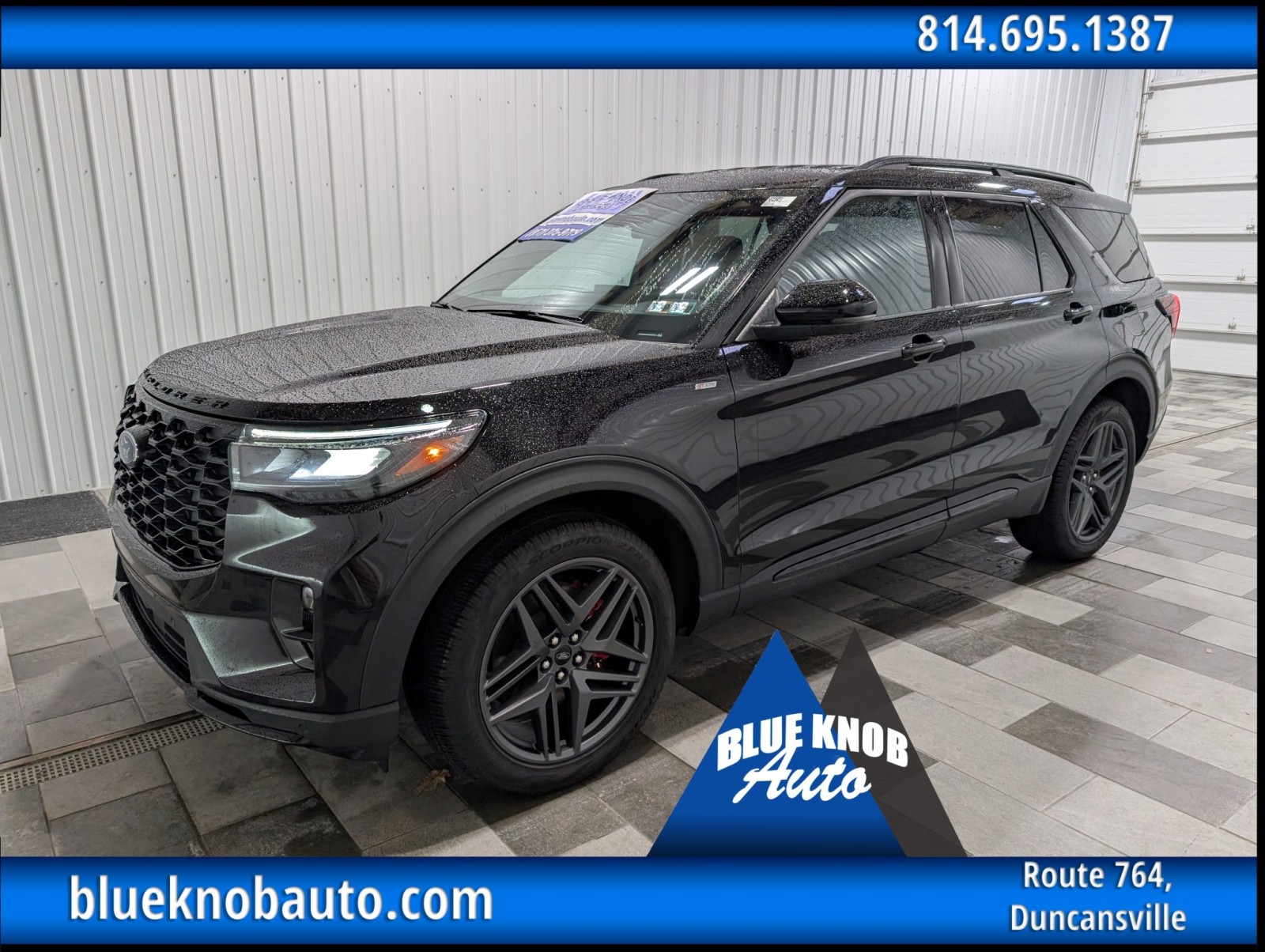 2025 Ford Explorer ST-LINE's photo