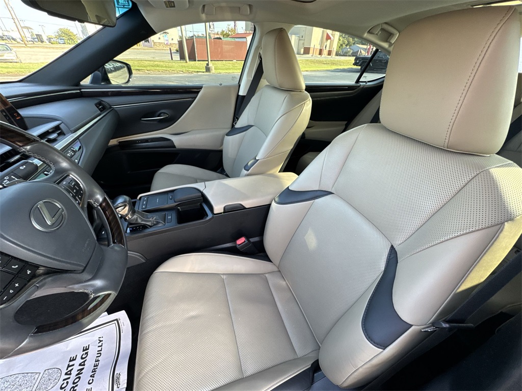 2021 Lexus ES 350 photo 11