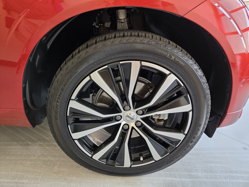 2024 Volvo XC60 B5 Plus photo 22