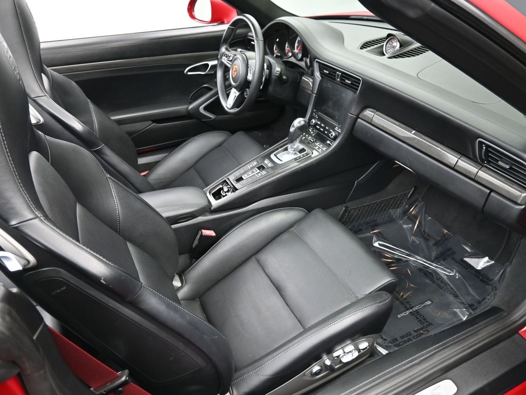 2017 Porsche 911 Turbo S photo 9