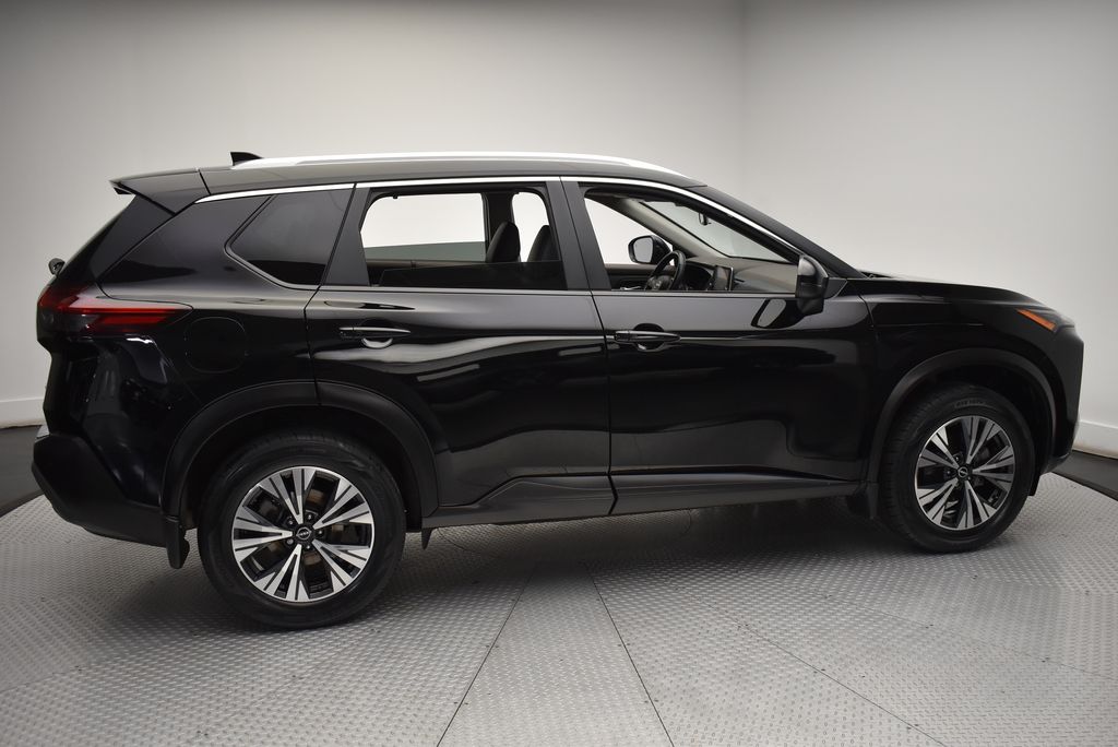 2022 Nissan Rogue SV photo 3