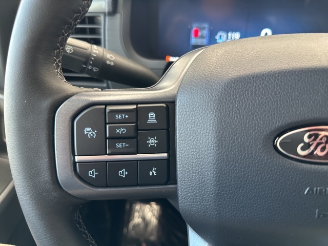 2025 Ford F-150 XLT photo 13